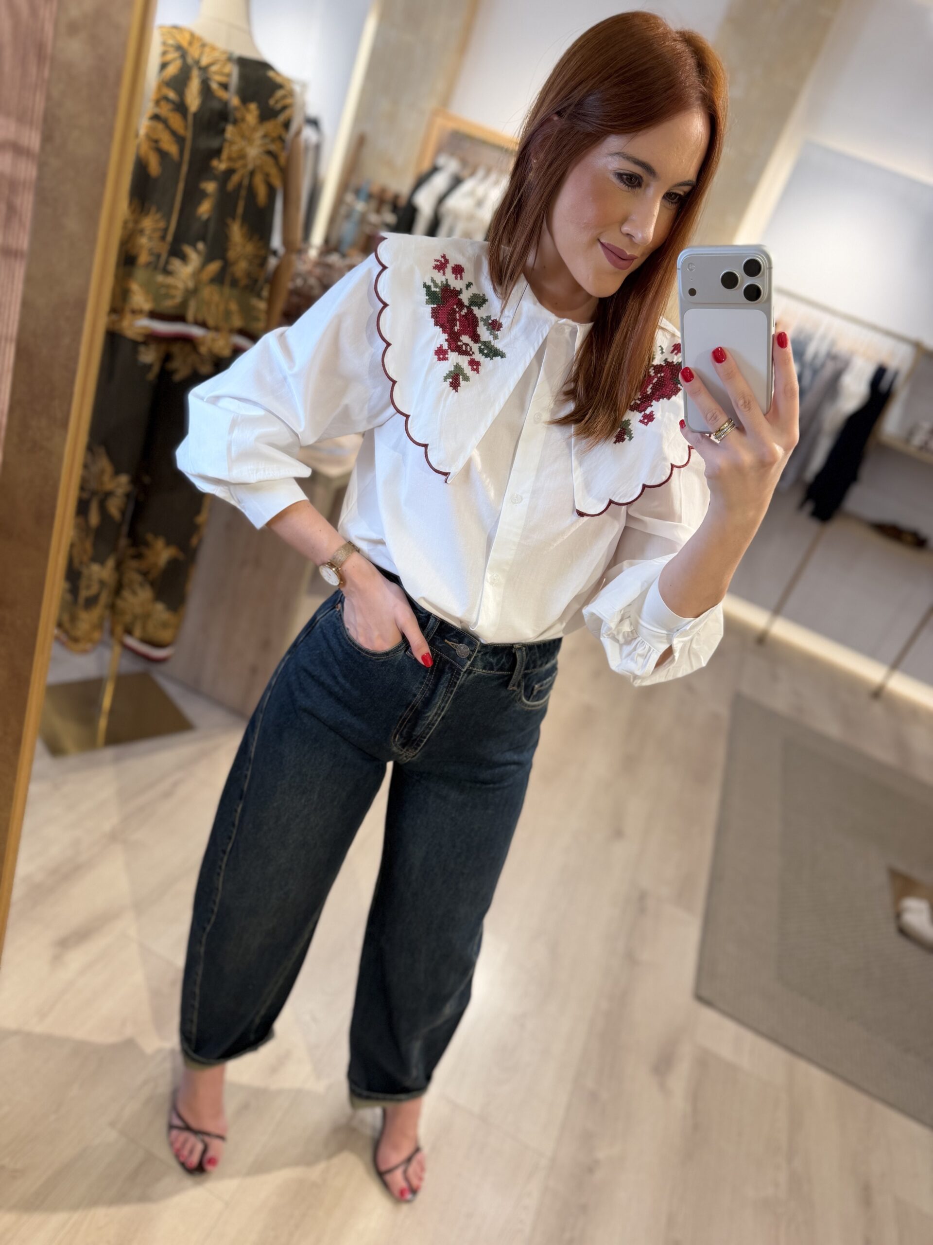 Camisa cuellos bordados