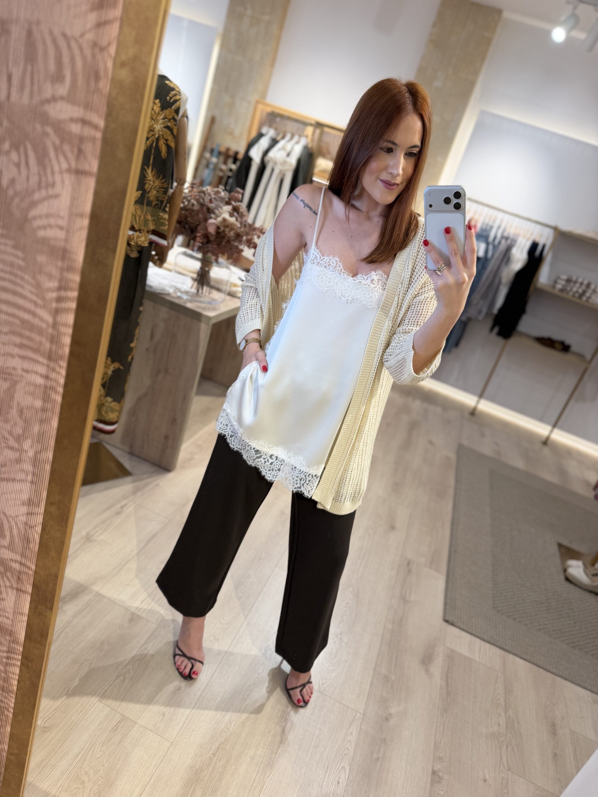 Cardigan calado-