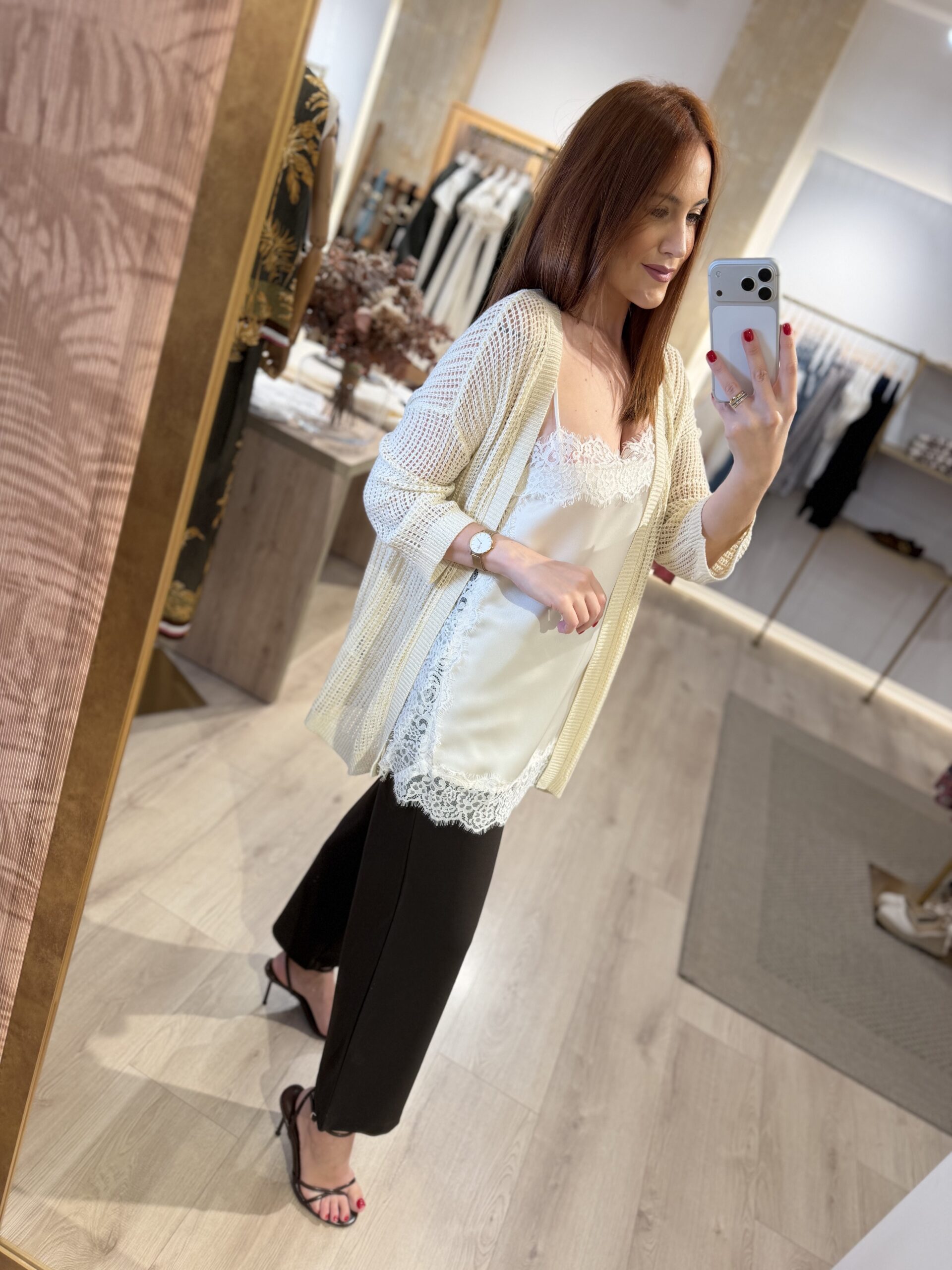 Cardigan calado.