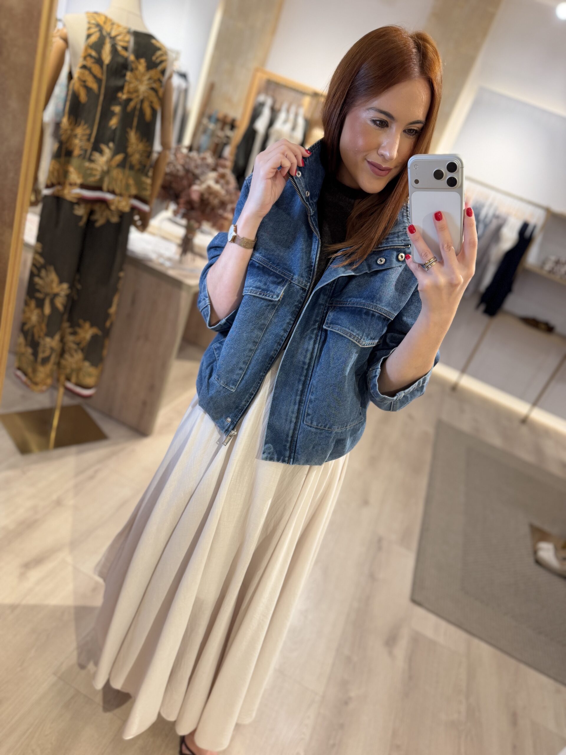 Cazadora denim cremallera.