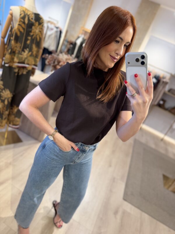 Camiseta premium marrón,