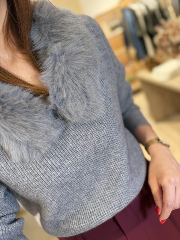 Jersey cuello pelo gris zoom