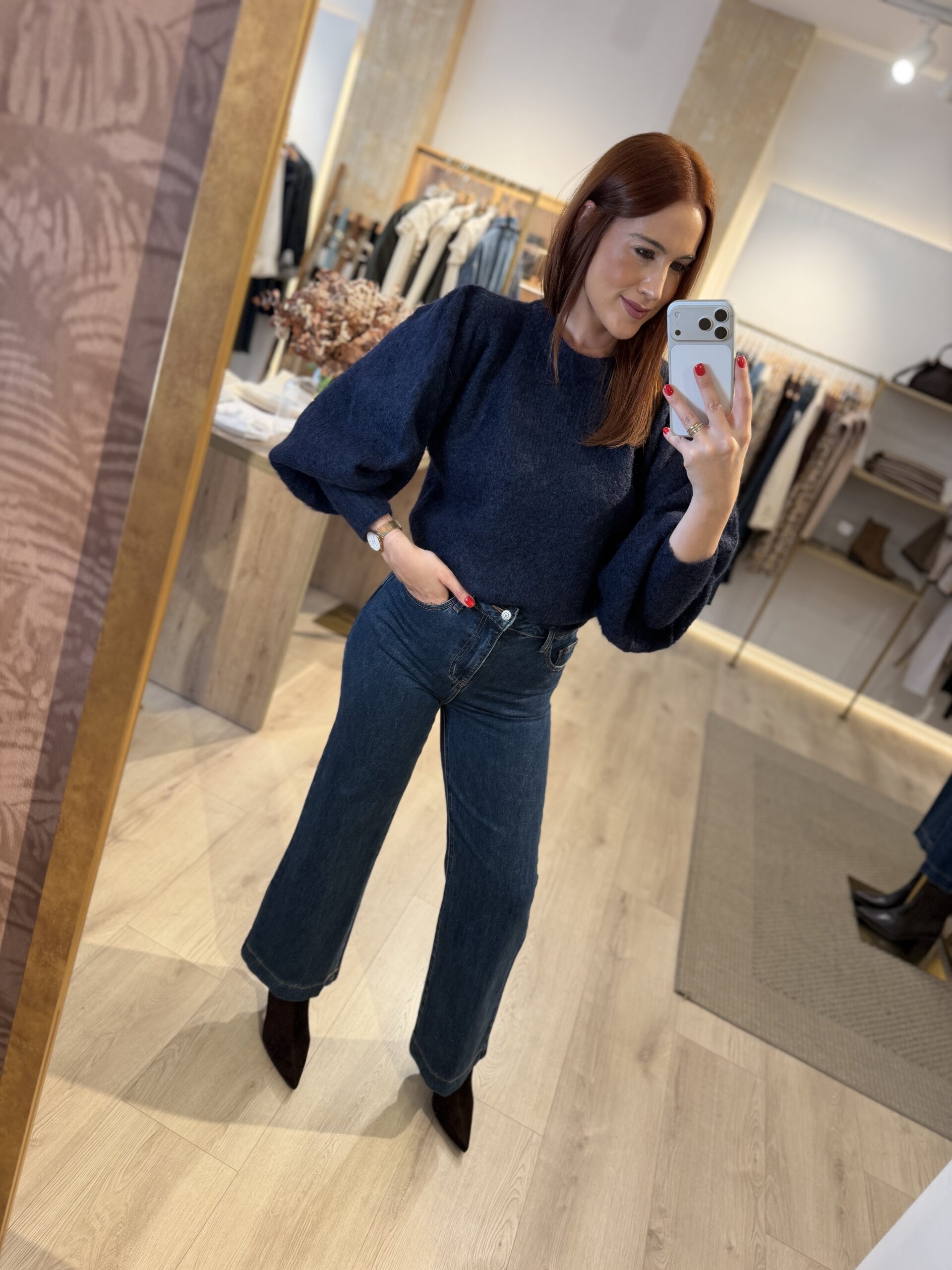 Jersey esponjoso azul.