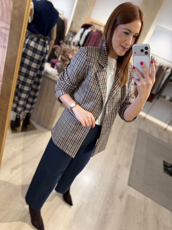 Blazer cuadro azul.