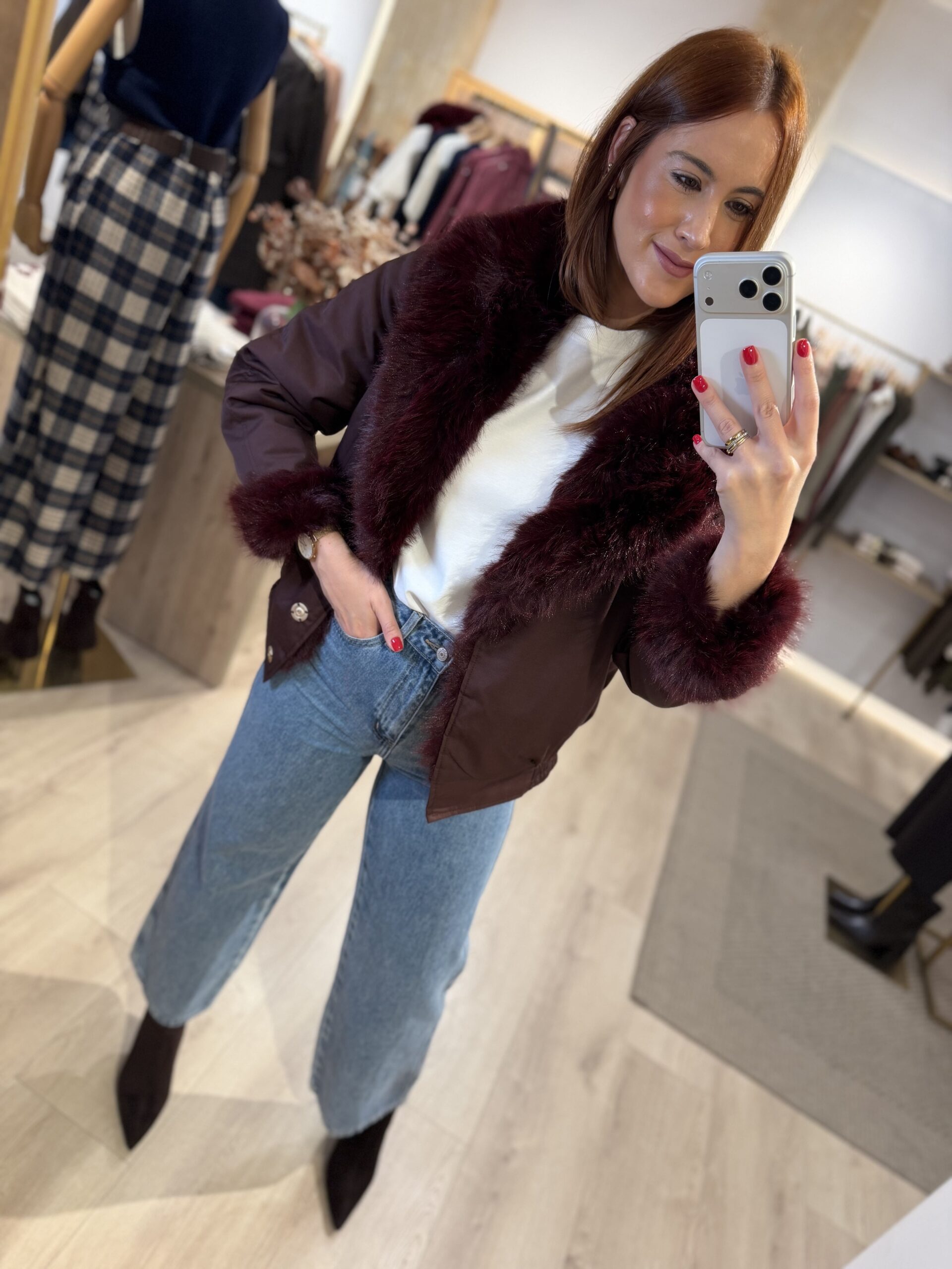 Chaquetón reversible burdeos.