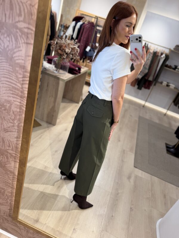 Pantalón mid waist barrel verde,