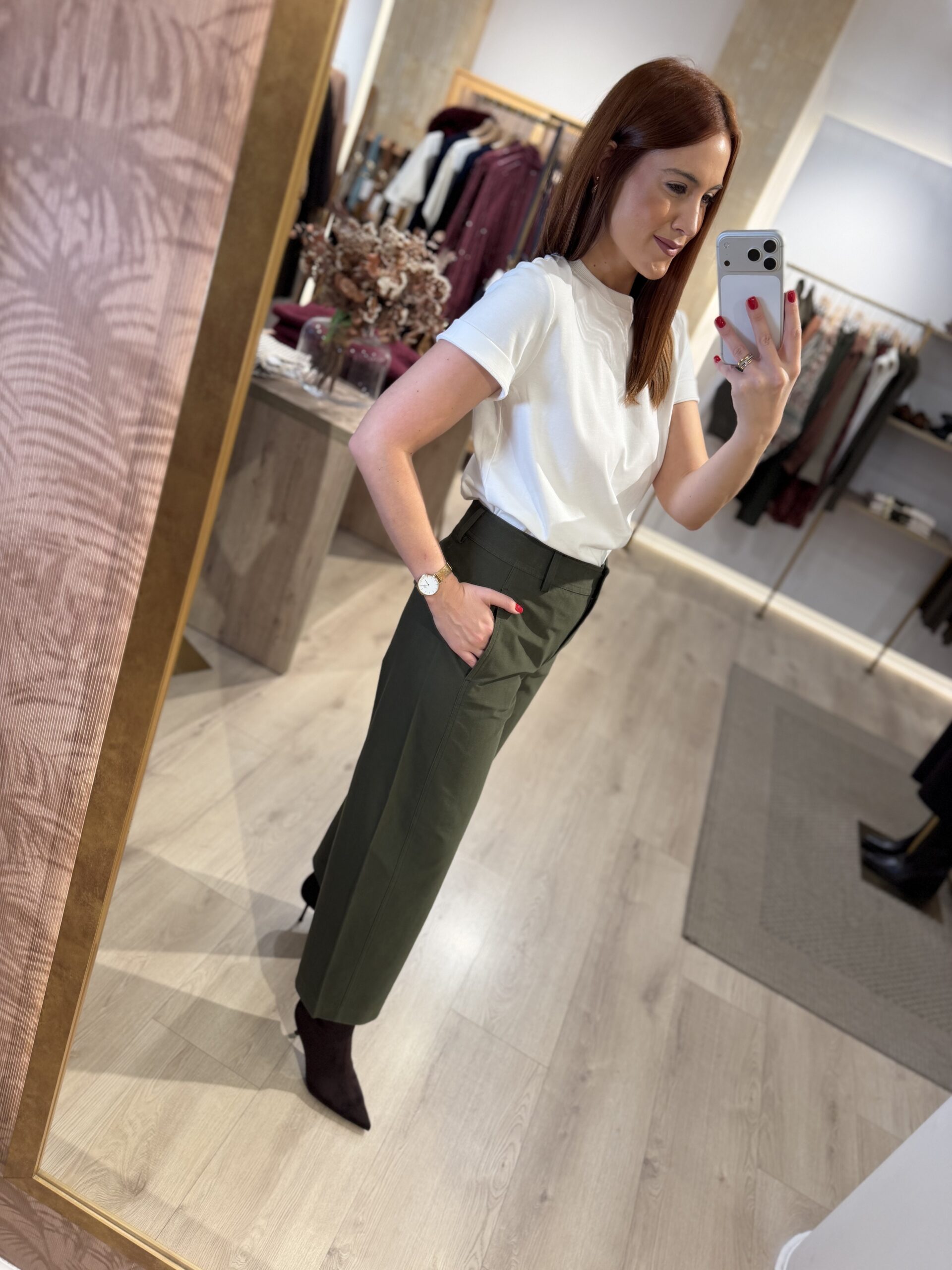 Pantalón mid waist barrel verde.