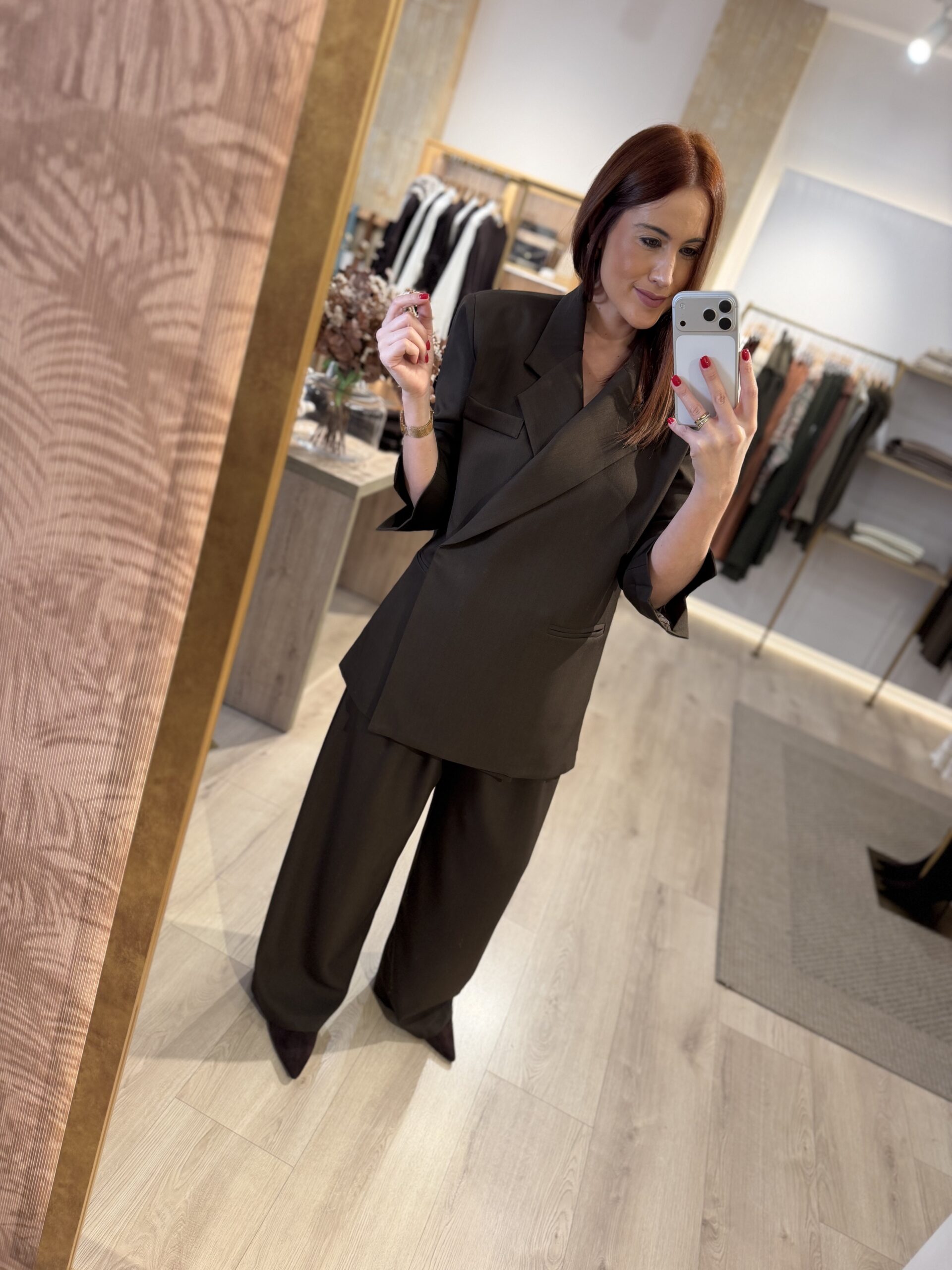 Traje marrón oversize